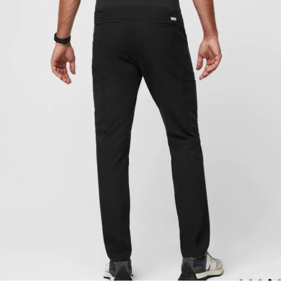 FIGS Axim Cargo Scrub Pants In Black Size XL/T - Picture 2 of 8